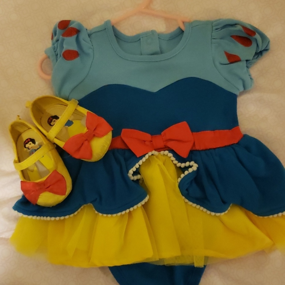 Snow White Costume